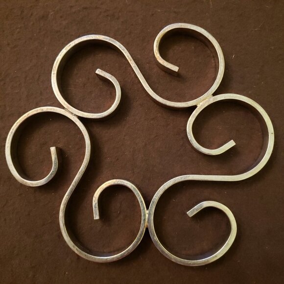 Vtg Arabesque S pattern Silver Plate Trivet‎ Fisher K4 Hallmark - Picture 2 of 7